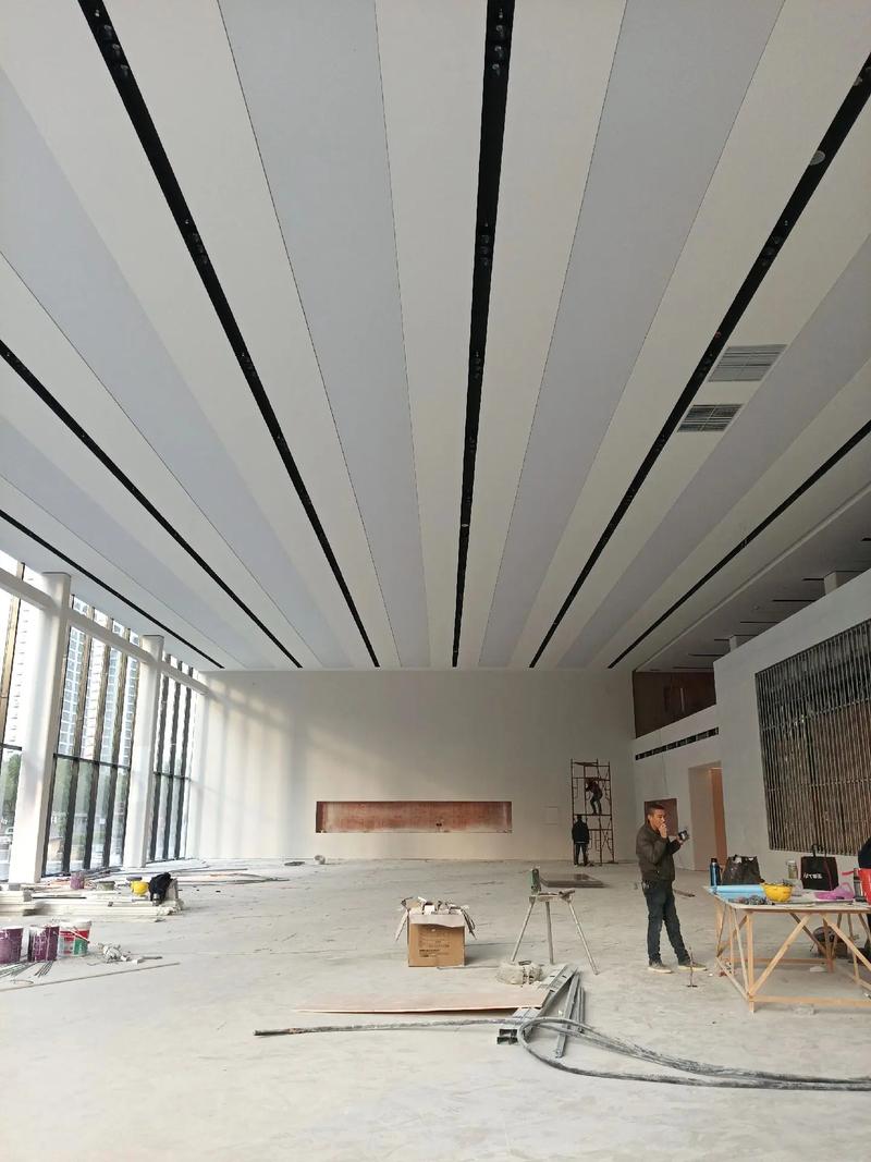 专业承包家装工装吊顶面板安装 从现场施工到完美交付